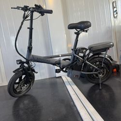 Folding electric bicycle