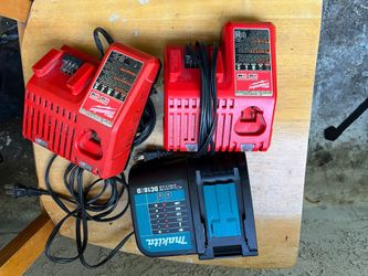Cargadores Milwaukee Y Makita