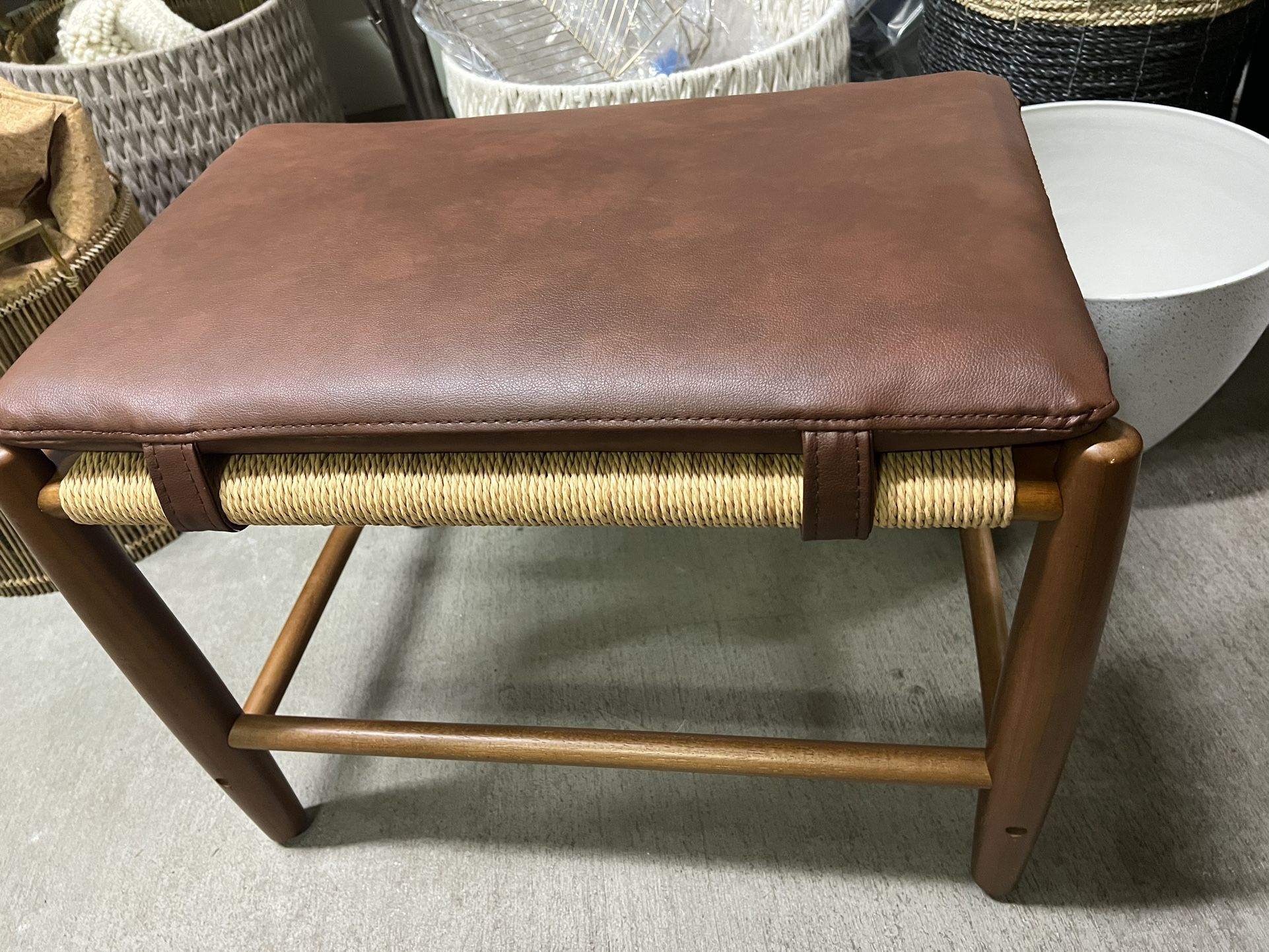 Ottoman /stool Almost Brand New! Only Used For Staging