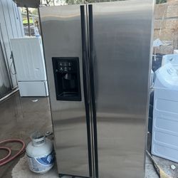 GE REFRIGERATOR 