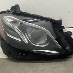2017-2019 W213 E350 E-CLASS MERCEDES BENZ HEADLIGHT MULTI BEAM FULL LED ADAPTIVE TYPE ORIGINAL FACTORY OEM IN EXCELLENT CONDITION 