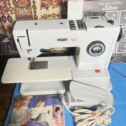 Pfaff 1222 heavy duty sewing machine with walking foot