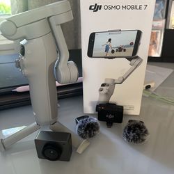 You tube or TikTok setup.  Stabilizer Camera and Accessories