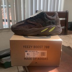 Yeezy Boost 700 
