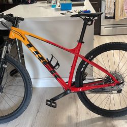 Trek Marlin 7 Mountain Bike