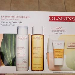 New clarins cleansing kit