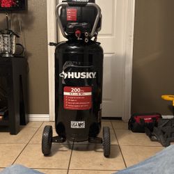 Husky Compressor 27 Gal