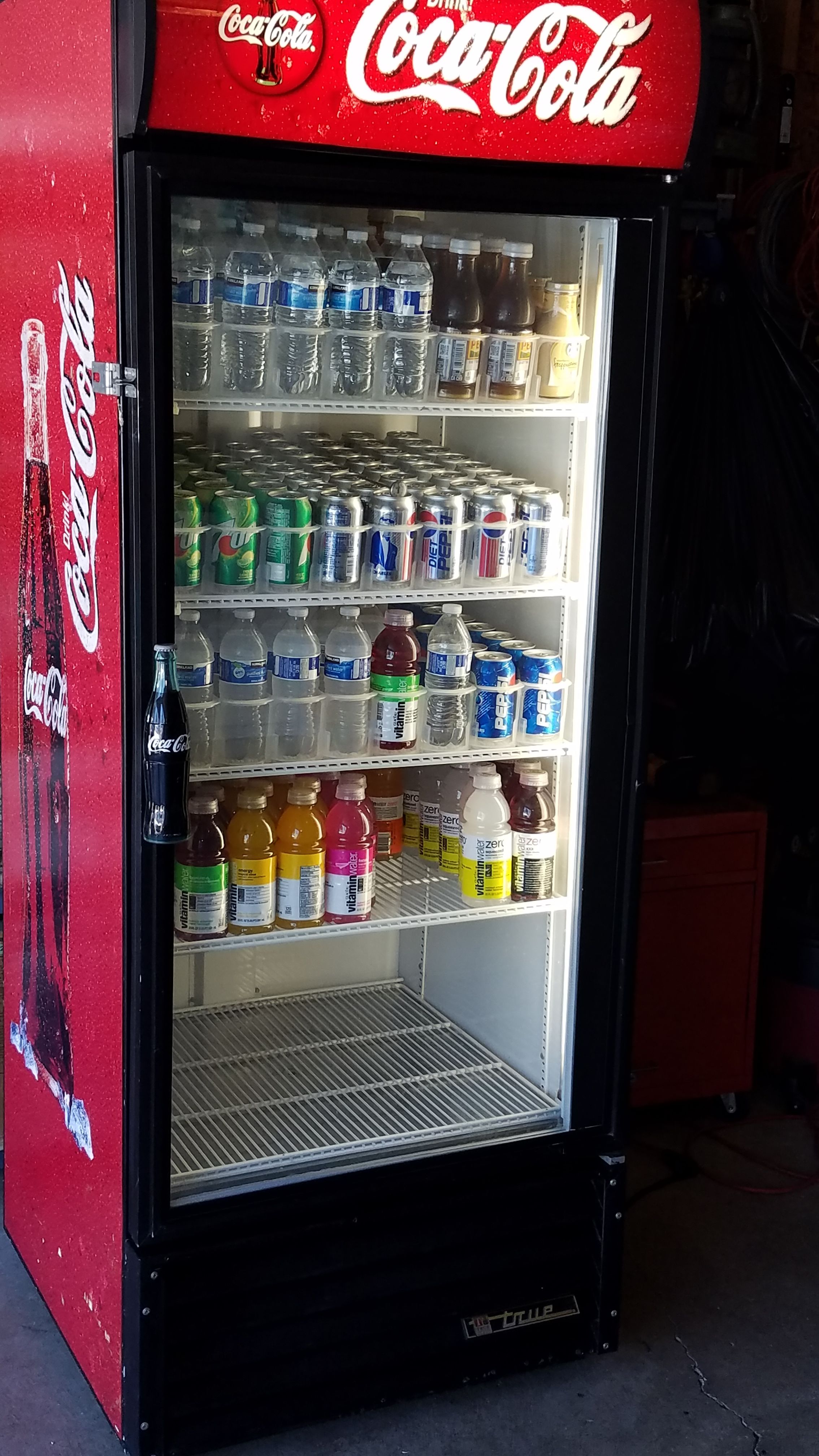 COCA COLA FRIDGE TRUE GDM-26 Commercial