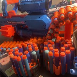 📣 X-Shot Insanity Motorized Mini Gun + 100 Darts!