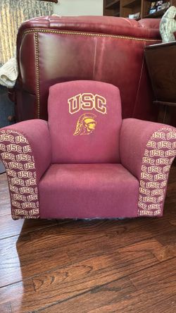 uSC child rocking chair  has usc theme song  in side need battery