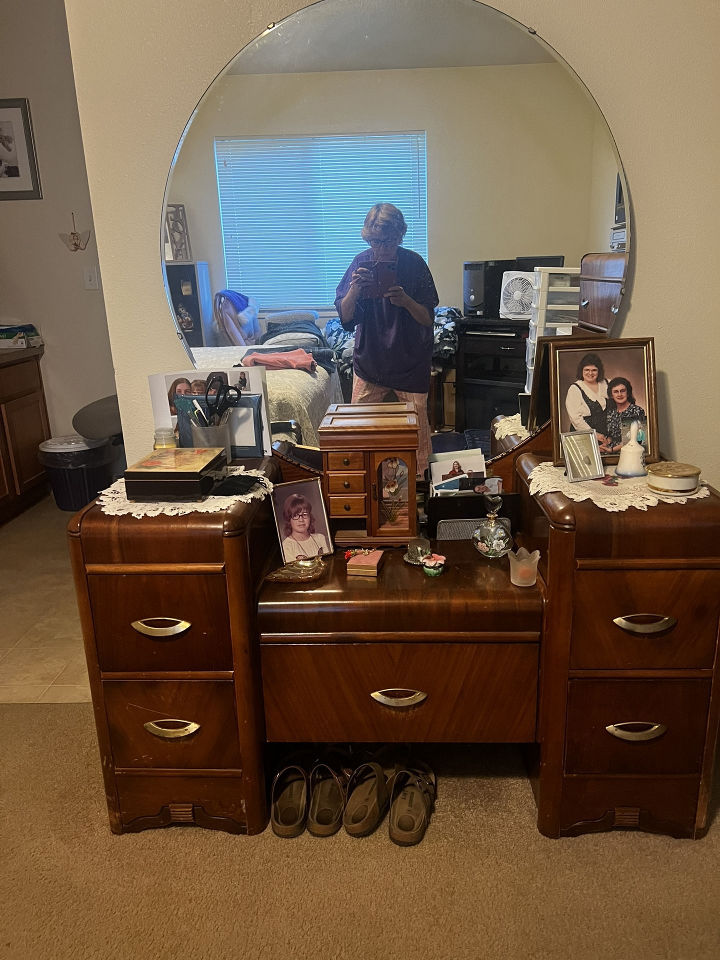 Vintage Dresser And Vanity set