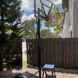 Lifetime Shatteeproof Basketball Hoop 48 Inch