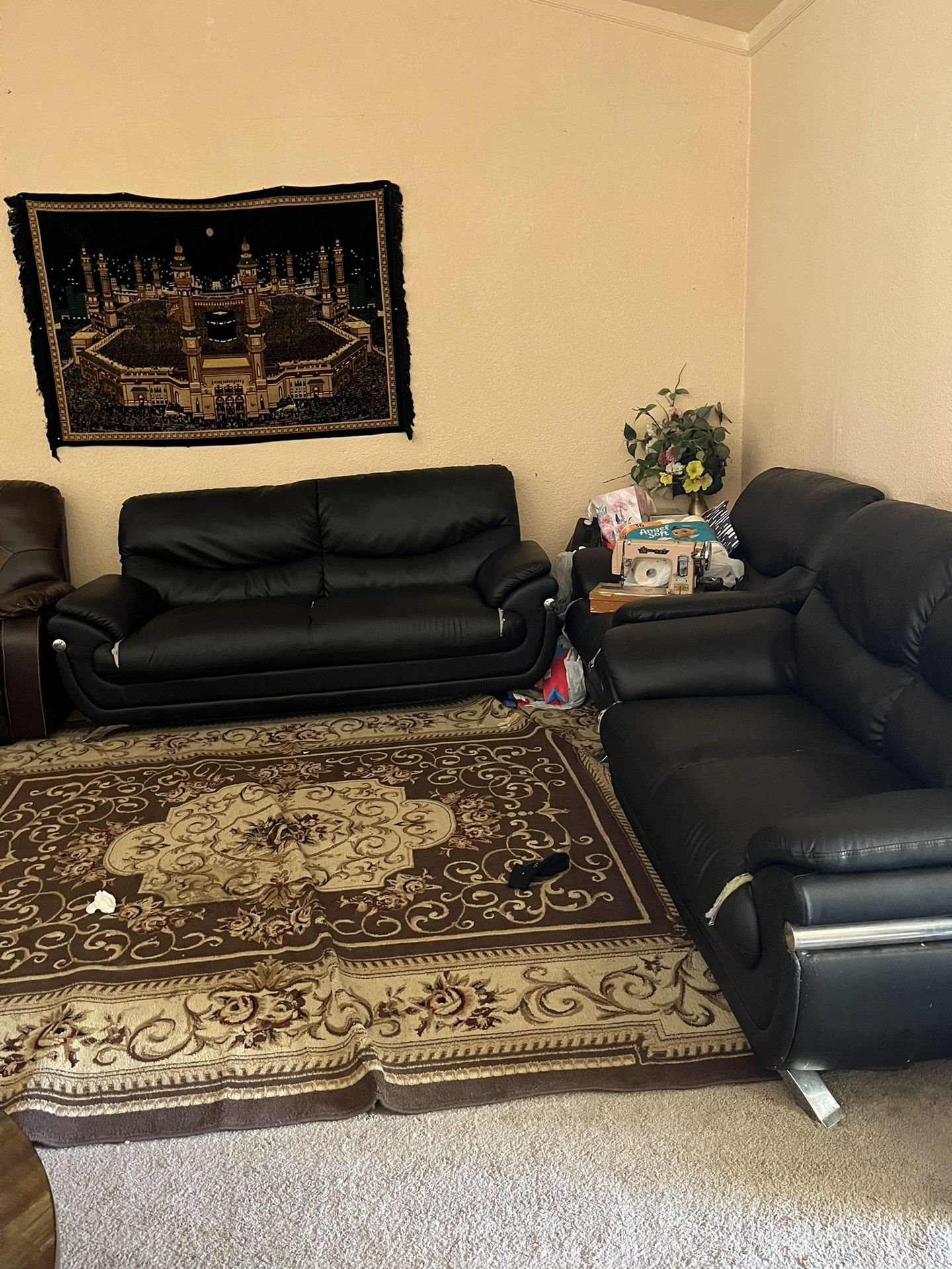 Black Leather Sofas