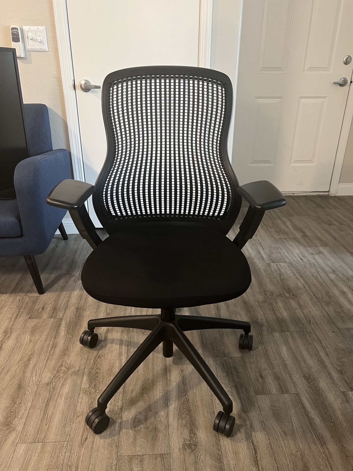 Knoll Regeneration Ergonomic Officer Chair