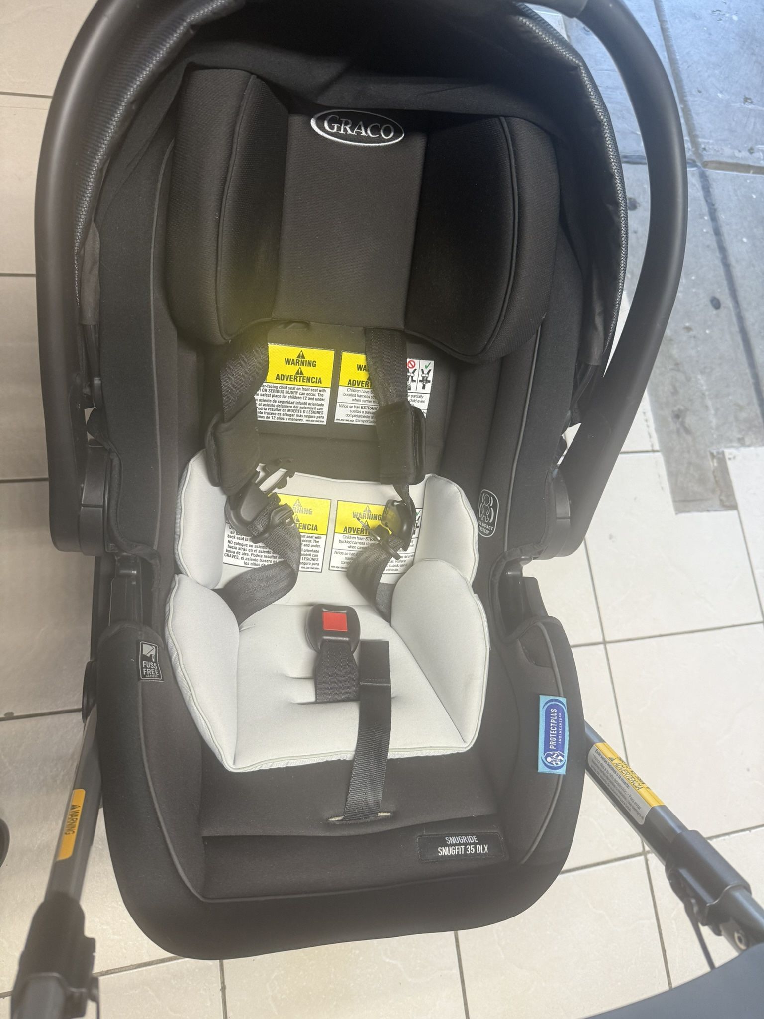 Graco Car Seat And Stroller + base