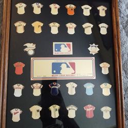 Major league baseball pin set from 1985
