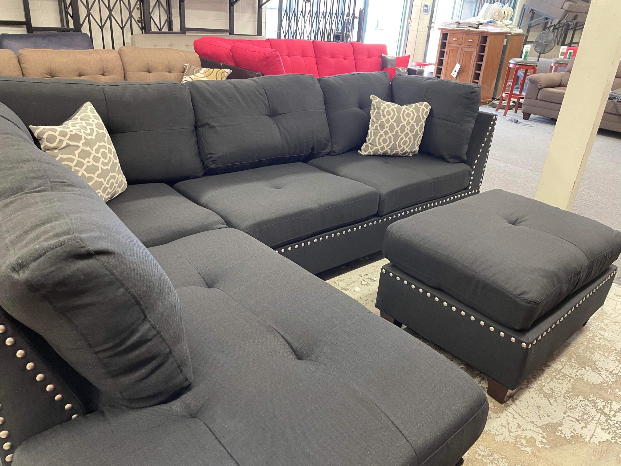New Black Nailhead Sectional Couch ! Free Delivery 🚚 ! Financing Available  ! 