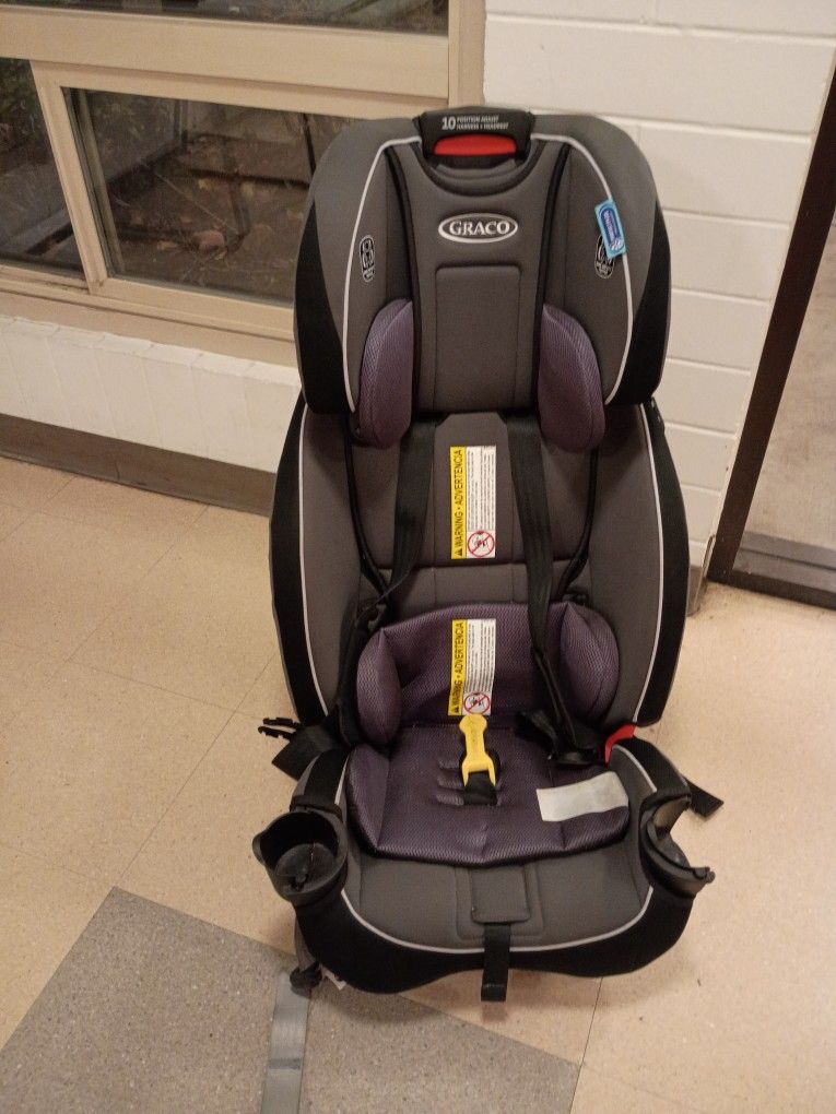 Graco Extend2Fit Convertible Car Seat