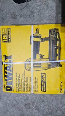 DeWALT 2-1/2" x 16G Pneumatic Finish Nailer