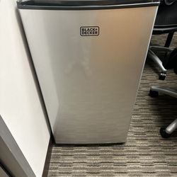 Mini Fridge 