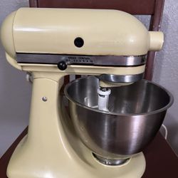 Kitchen Night, Mister