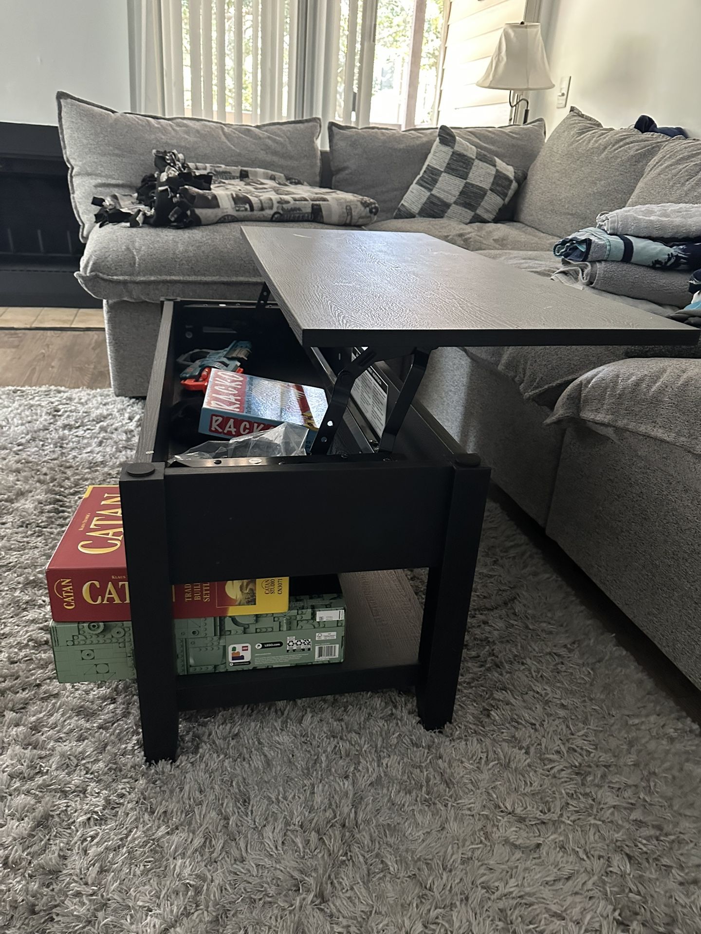Coffee Table- Lifting Top