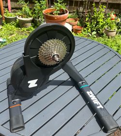 Zwift Hub Z004 smart trainer with 10sp cassette & Vornado fan
