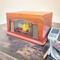 Crosley Retro Wooden Turntable Radio