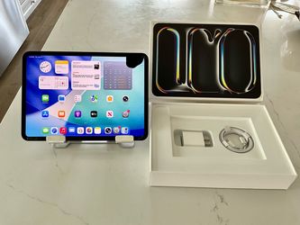 iPad Pro 11” M4 Chip 256GB - 100% Battery 🔋 Life - Fair Condition