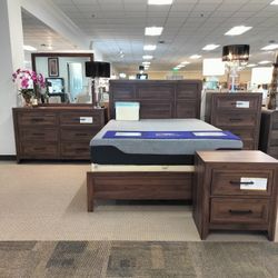 Queen Size Bedroom Set 