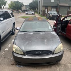 2004 Ford Taurus