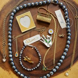 BIG Vintage Jewelry Lot -  Avon, Marvella Faux Pearls NEW, Pin / Brooch / Tiny Frame ...