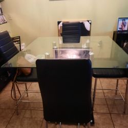 Glass Dining Room Table With 4 Chairs. Firm On Price 