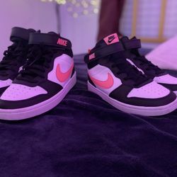 Nikes Size 5.5y & 2y