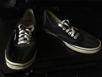 Van's 6.5 or men's 5 black