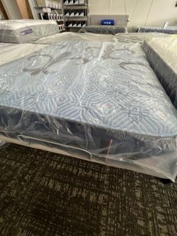 Queen Mattress Stearns & Foster Estate