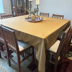 Dining Table And 8 Chairs 