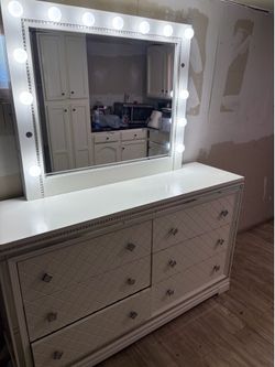 Dresser and drawer set