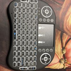 Mini i8 Wireless Keyboard 2.4G with Touchpad for PC Android Desktop PC TV 