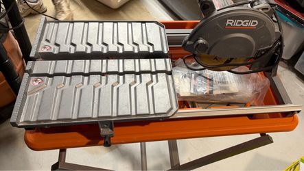RIDGID 7”Wet Tile Saw with Stand