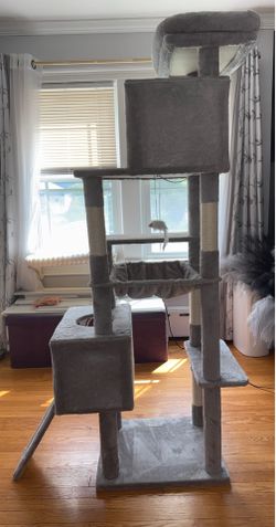 70” GloBlazer Cat tree - Like New