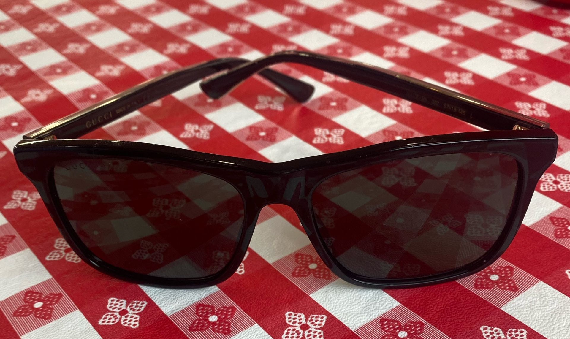 Gucci Unisex Sunglasses for Sale in Charlotte, NC - OfferUp