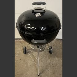 Weber Original Kettle Premium 22” Charcoal Grill in Black, Built In Thermometer, Cover