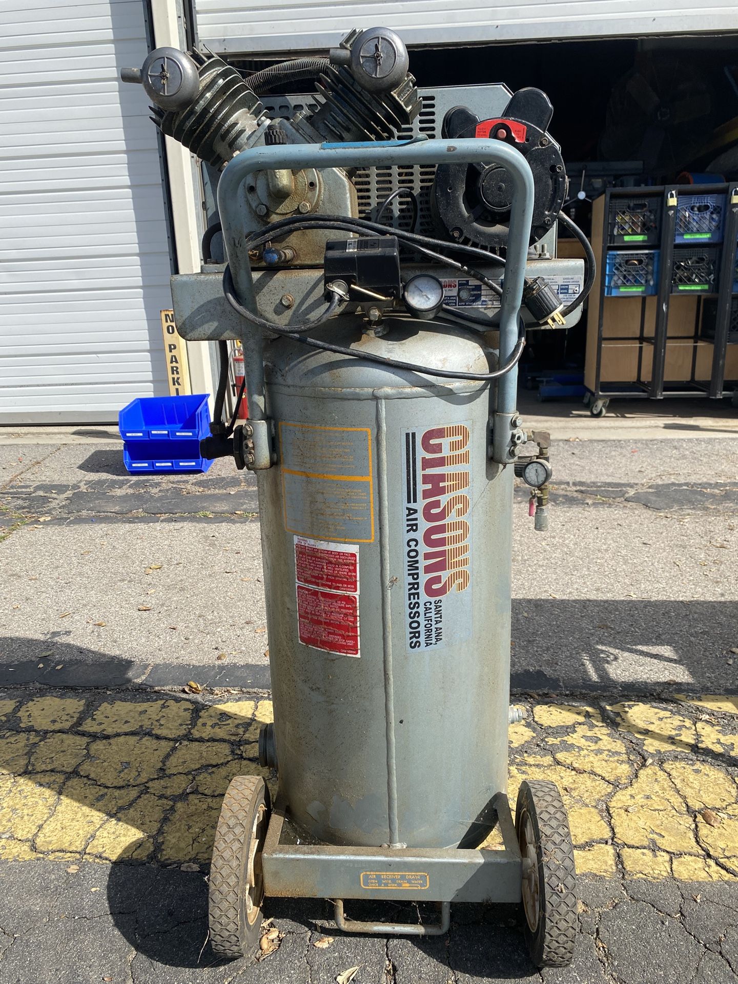 CIASON 30-GALLON COMPRESSOR