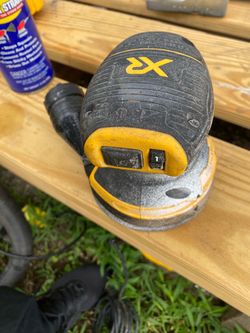 DeWalt XR Random Orbital Sander DCW210