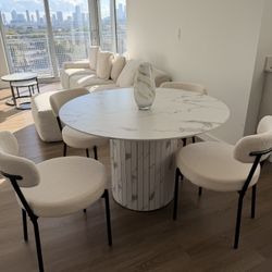 Modern Round Dining Table Set – Marble Look | LIVÉ (5 Pieces)