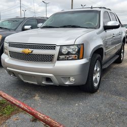2011 Chevy Avalanches 