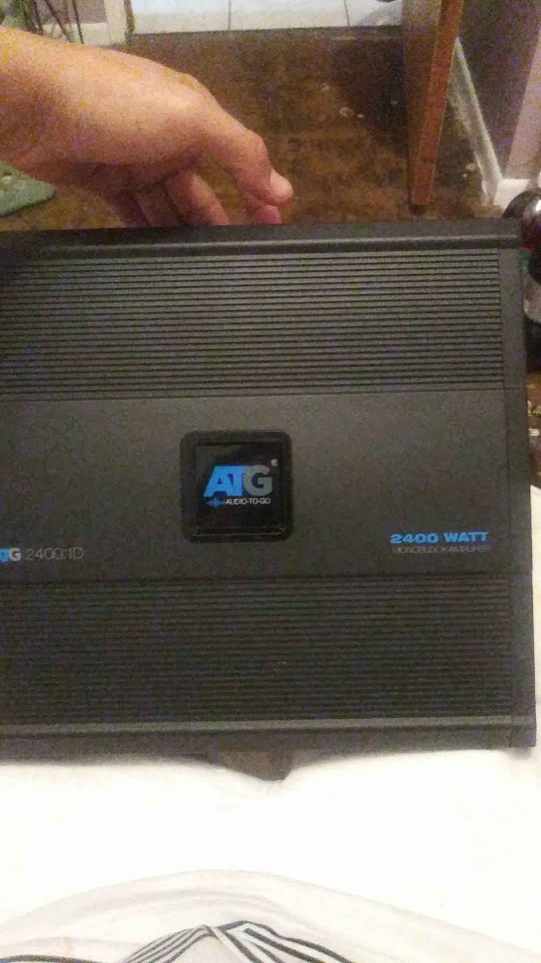 ATG 2400 WATT AMP W/ BASS KNOB