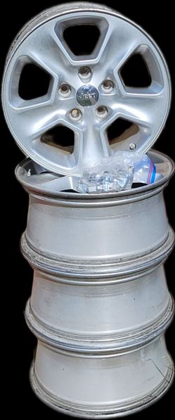 Jeep OEM alloy wheels. 18"