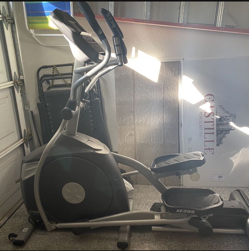 Spirit xe395 discount elliptical for sale